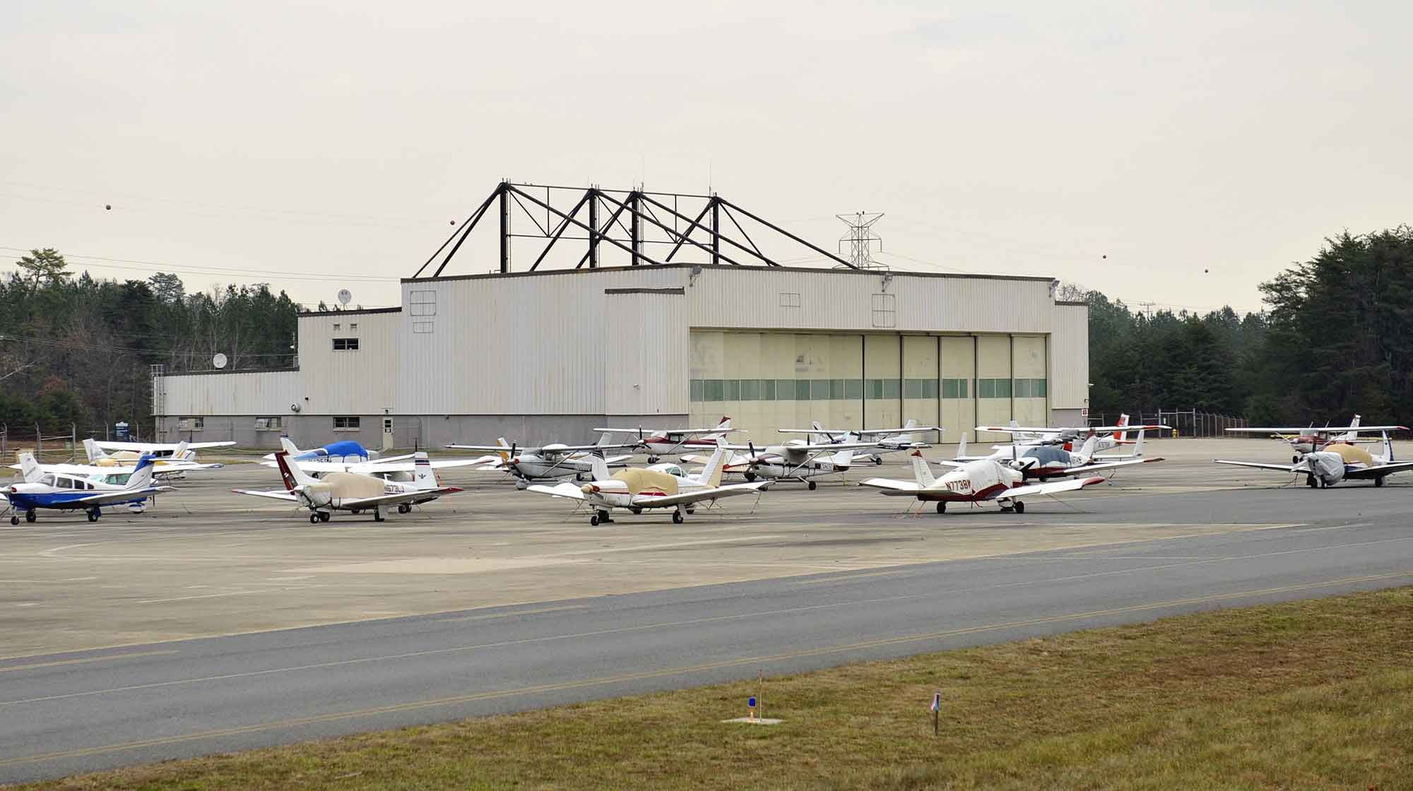 hangar 85 at tipton airport